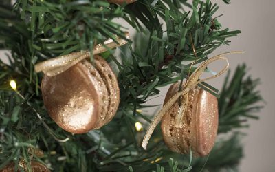 Christmas Gingerbread Macarons